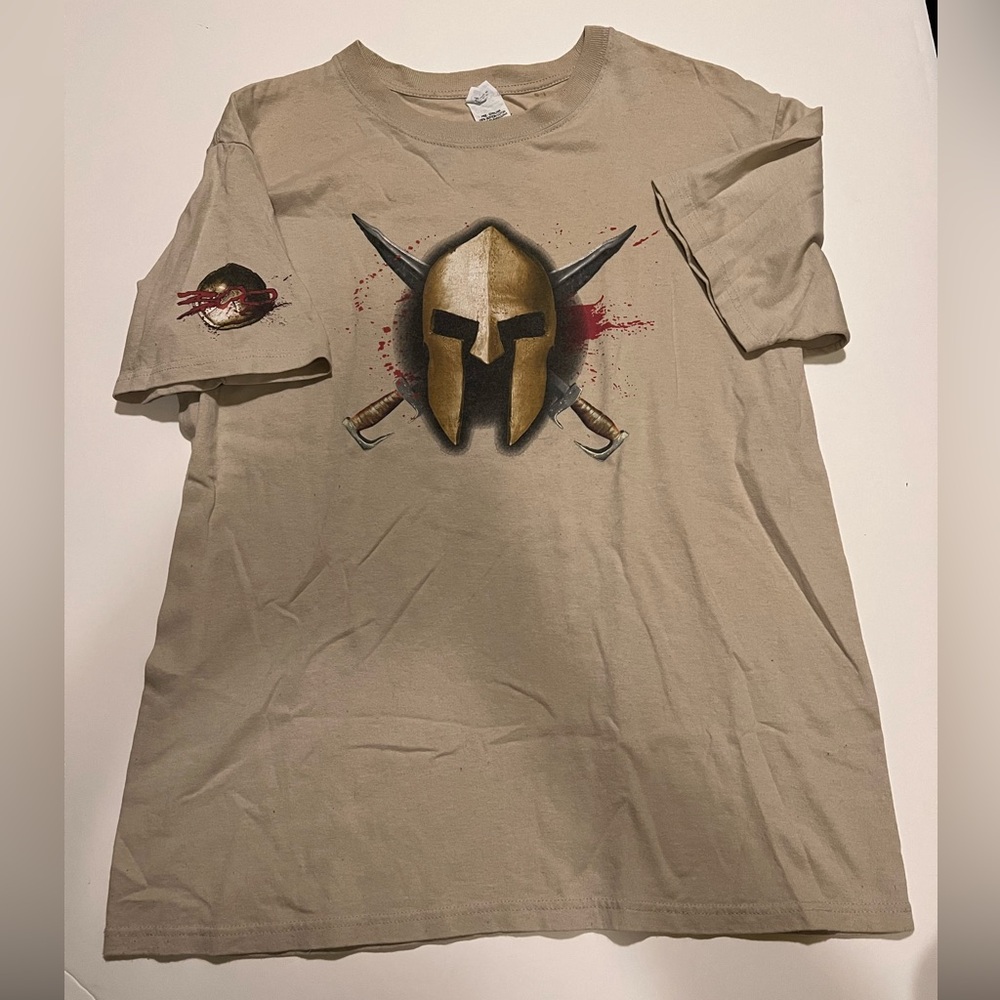 MEN’S SPARTA 300 GRAPHIC T-SHIRT.